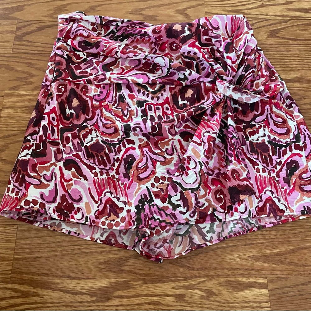 Lightweight printed skort